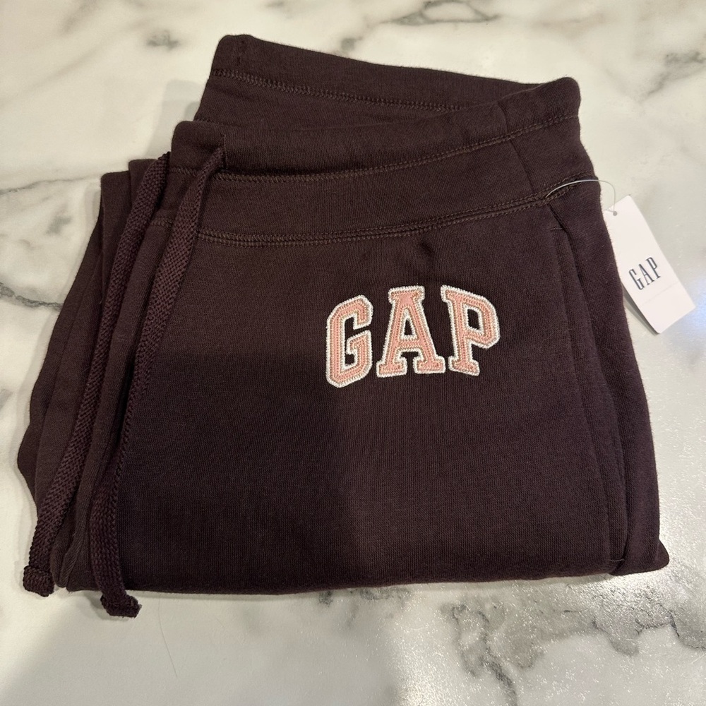 Women’s Gap sweatpants